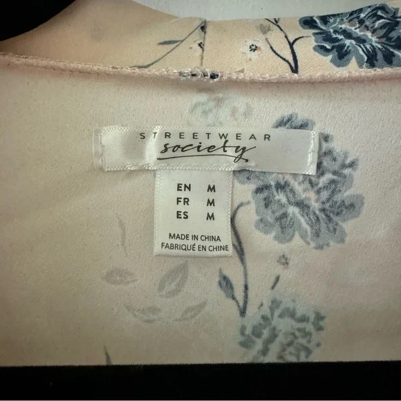 Floral Robe - Picture 4 of 4